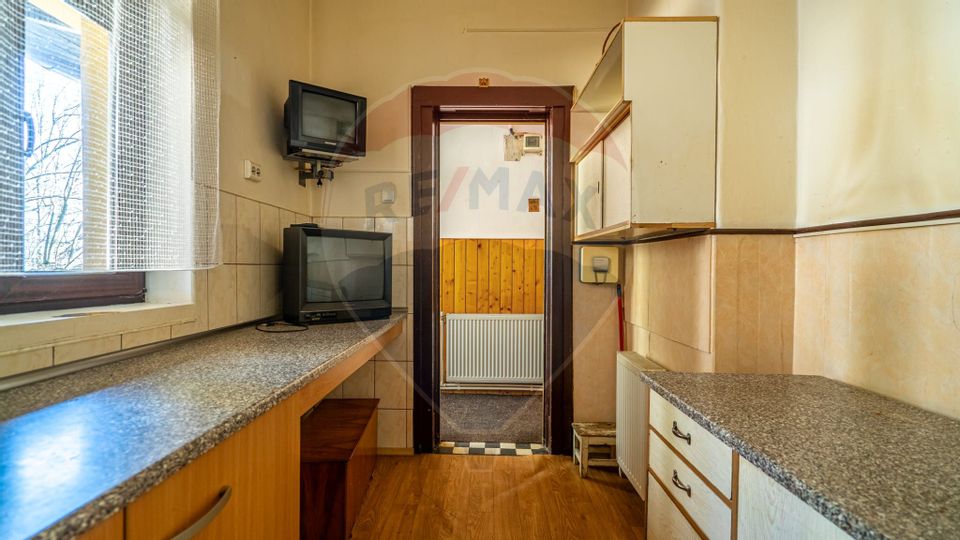 VILA! Investitie - pretabil pensiune SINAIA- zona apreciata turistic!