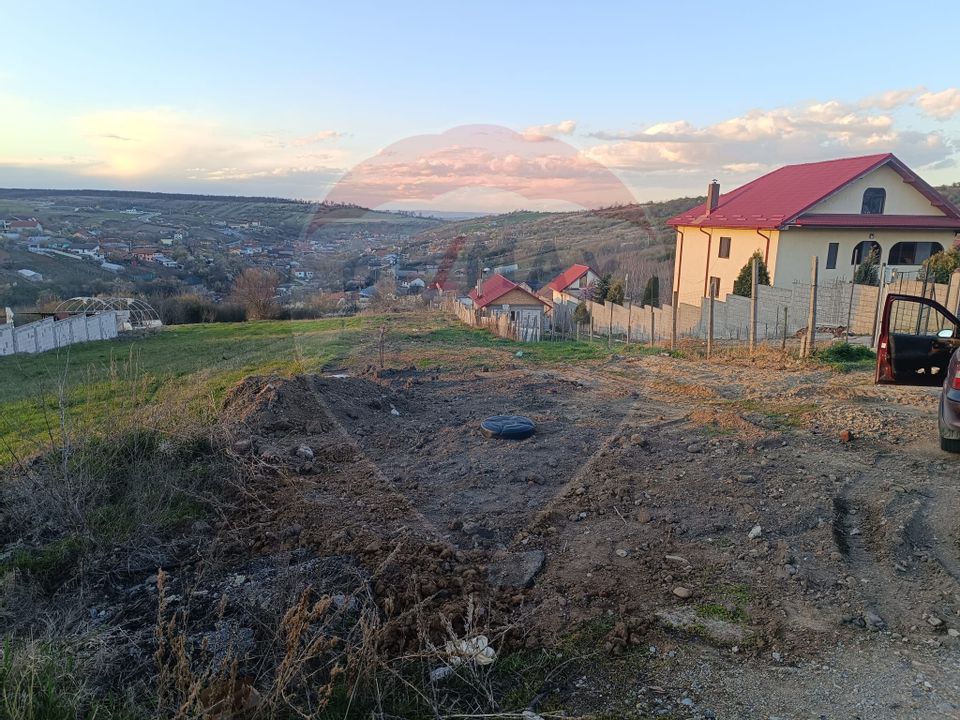 Teren de vânzare 1,200mp Carligei