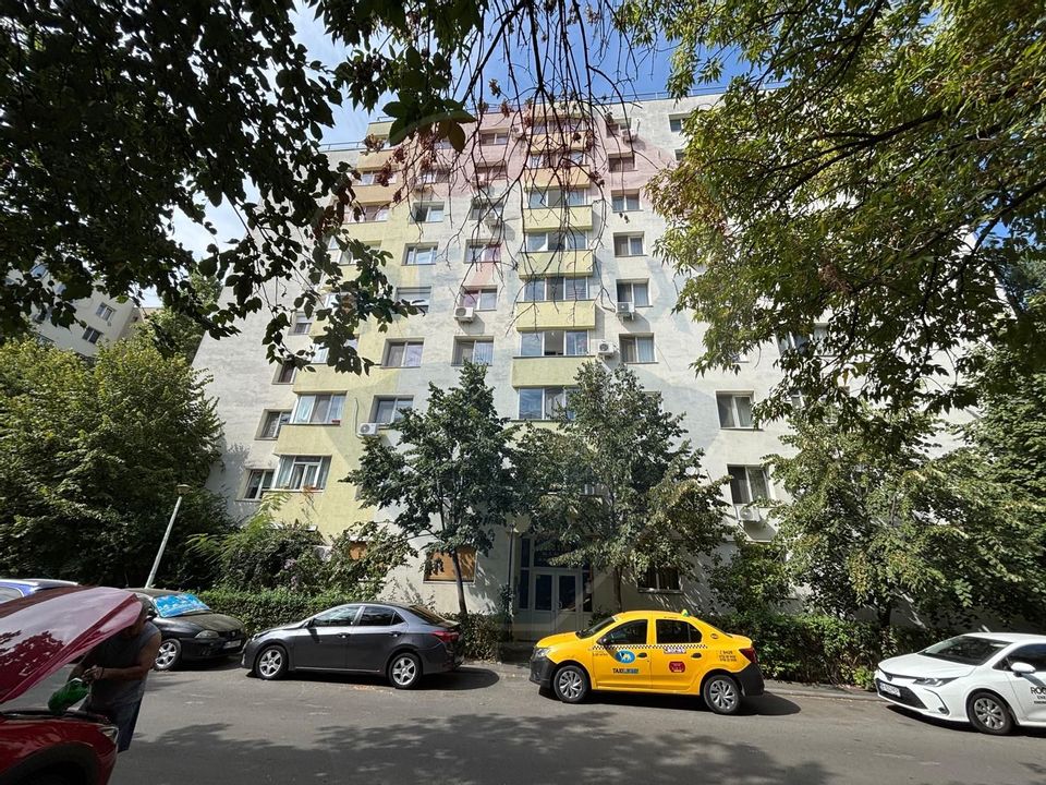 4 room Apartment for sale, Teiul Doamnei area