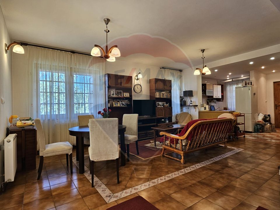 6 room House / Villa for sale