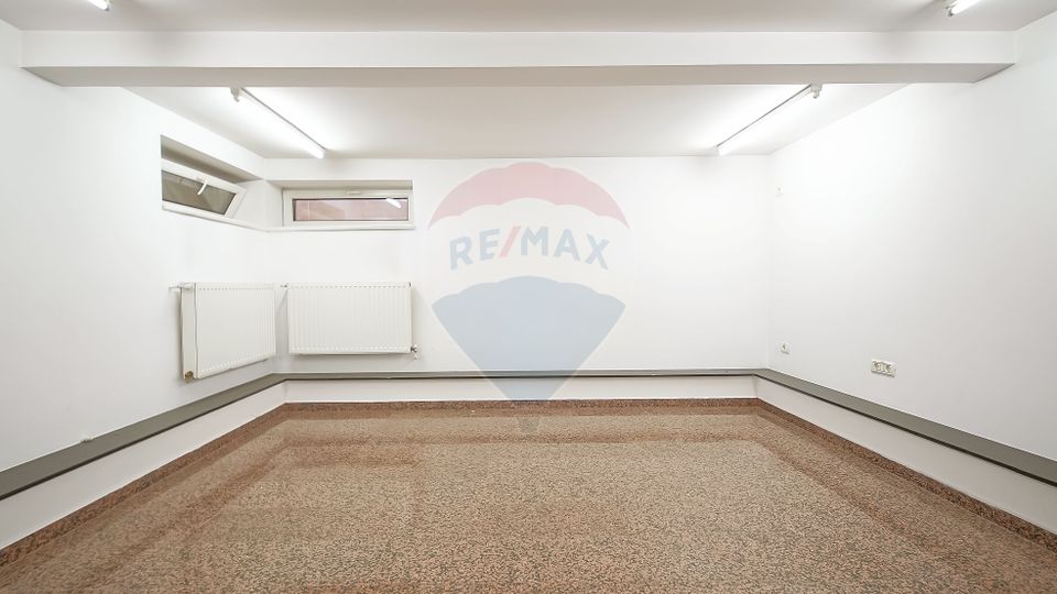 123.7sq.m Commercial Space for rent, 15 Noiembrie area