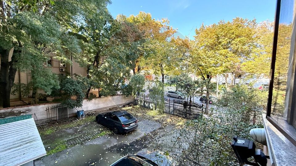 5 room House / Villa for sale, Republica area