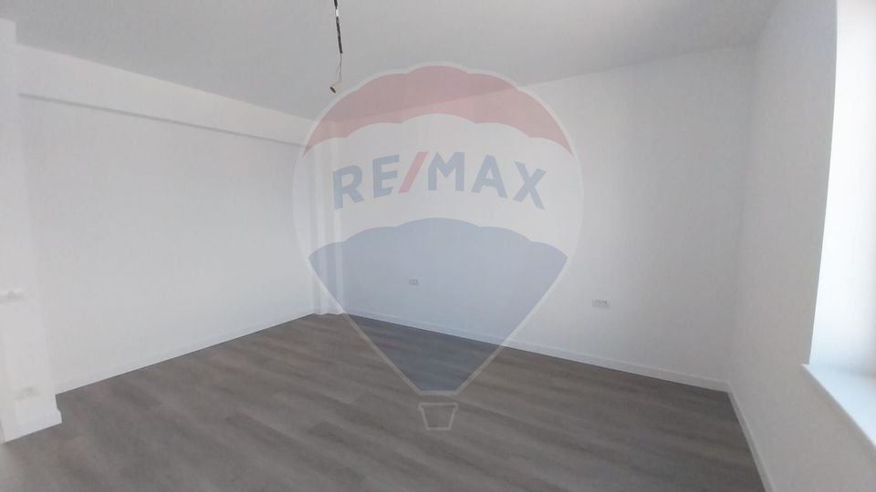 Apartament de vanzare cu 3 camere Zona Centrala -Dacia, Constanta