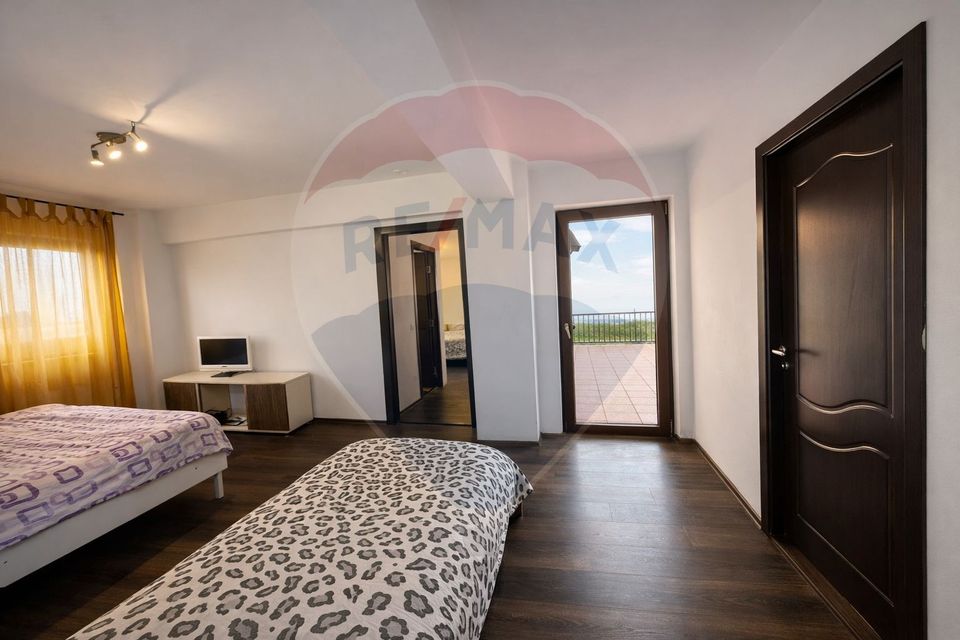 24 room Hotel / Pension for sale