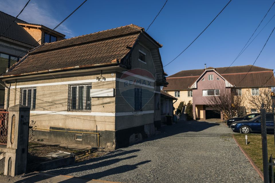 8 room House / Villa for sale, Sud-Est area