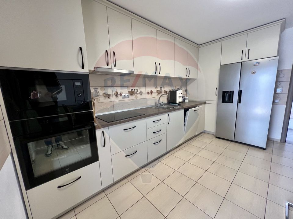 8 room House / Villa for sale