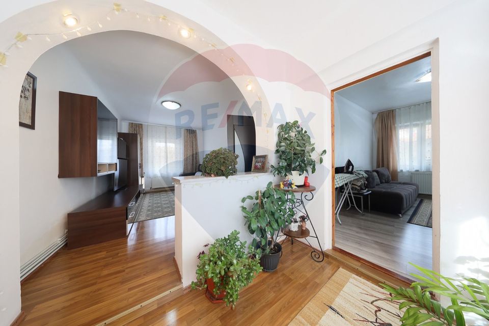 Casă cu 5 camere si curte, de vânzare, zona Centrul Istoric!