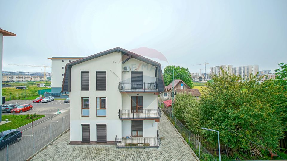 Apartament in vila, 3 camere, Nicolae Labis, Tractorul