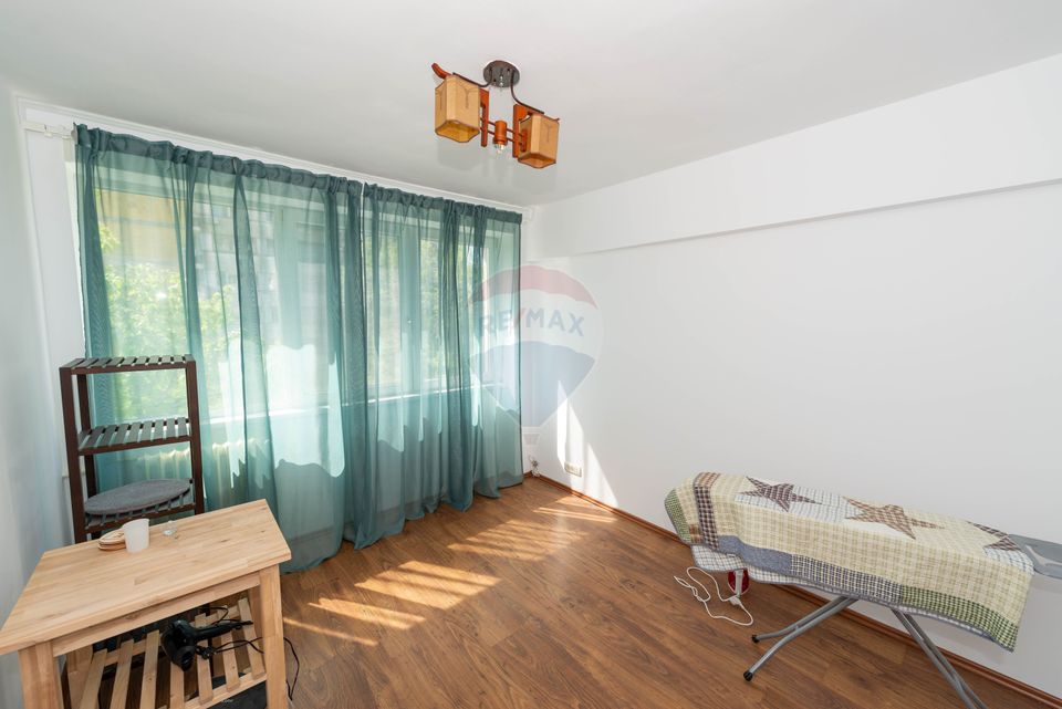 Apartament semidecomandat cu 3 camere de inchiriat Vasile Goldis Minis