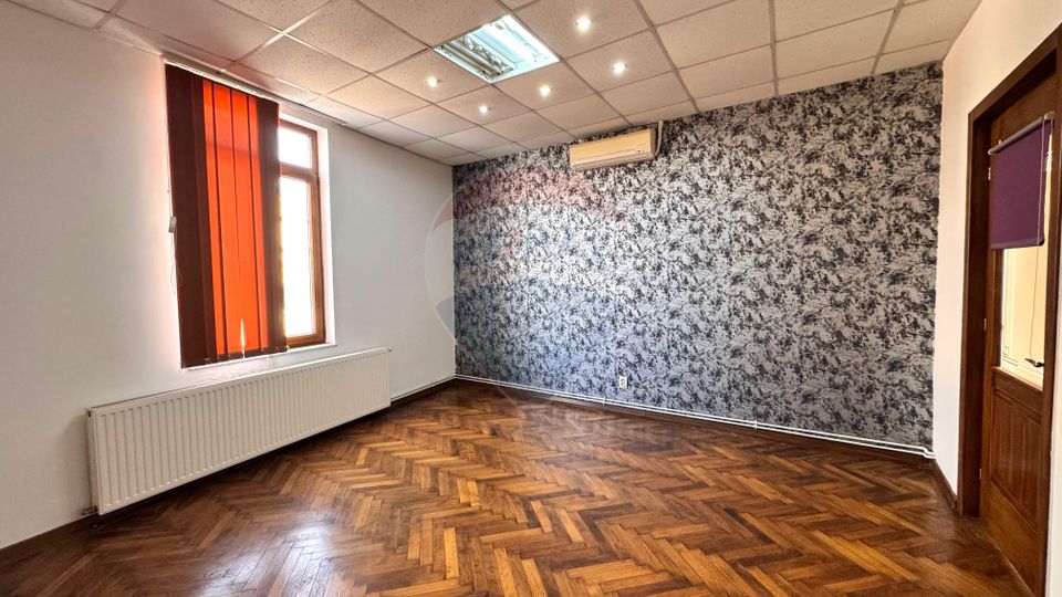 Vila de vanzare in zona peninsulara Constanta