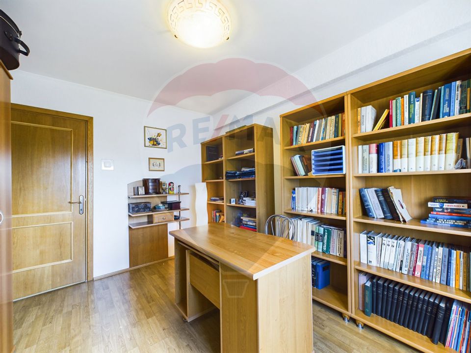 4-room apartment for sale with its own central heating in Vitan area