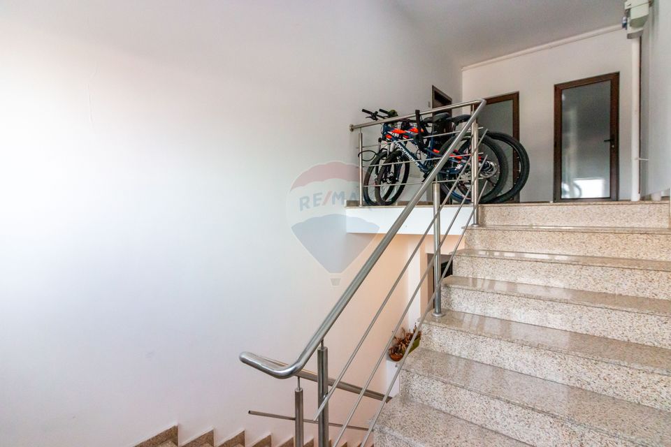 3 room apartment | Damaroaia | 87 sqm | 3/3 | two bathrooms | Park