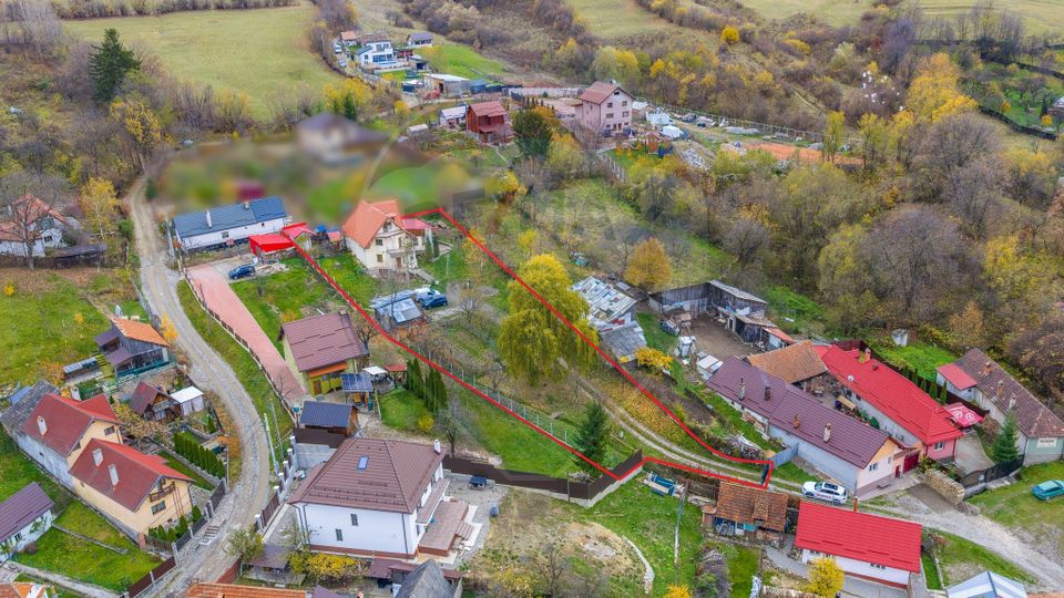 Casă / Vilă cu 6 camere de vânzare in Tarlungeni