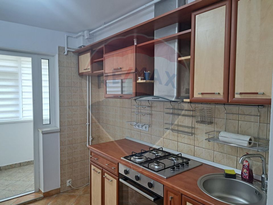 Inchiriere apartament cu 3 camere Tei semimobilat imobil 1983