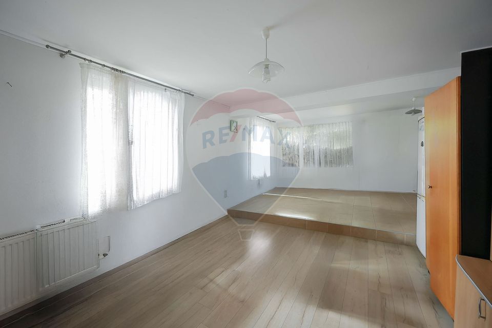 Casă de vânzare cu teren 517 mp, strada Izvorului, Oradea