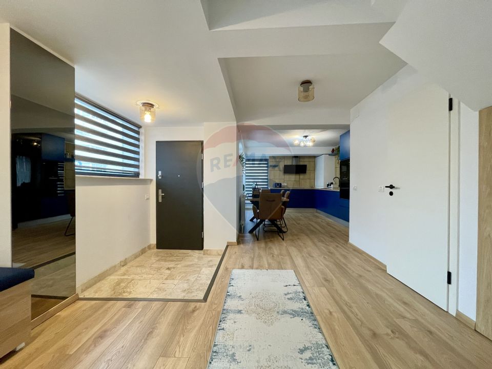 Apartament cu 3 camere de închiriat în zona Faleza Nord