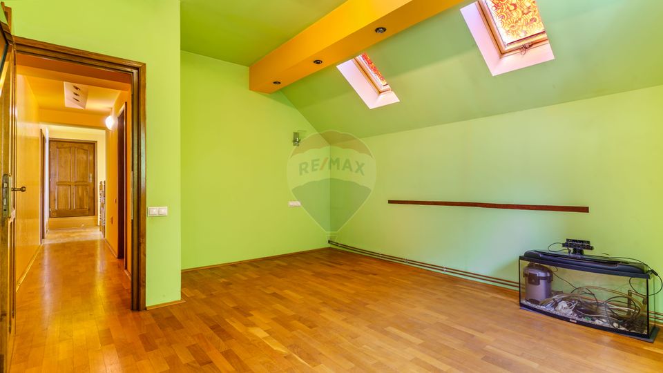 8 room House / Villa for sale, Gheorgheni area