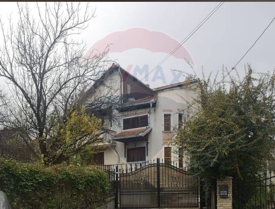 7 room House / Villa for rent, Centru Vechi area