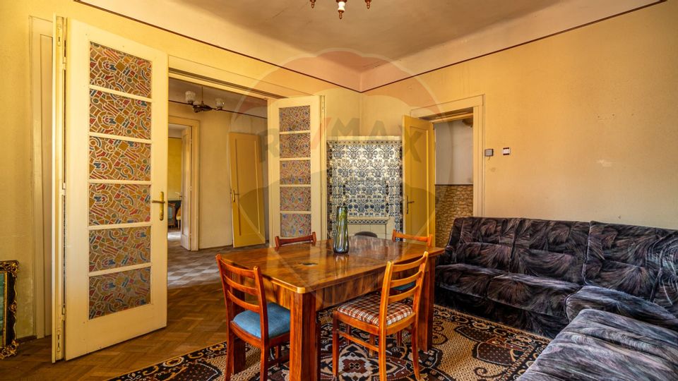 VILA! Investitie - pretabil pensiune SINAIA- zona apreciata turistic!