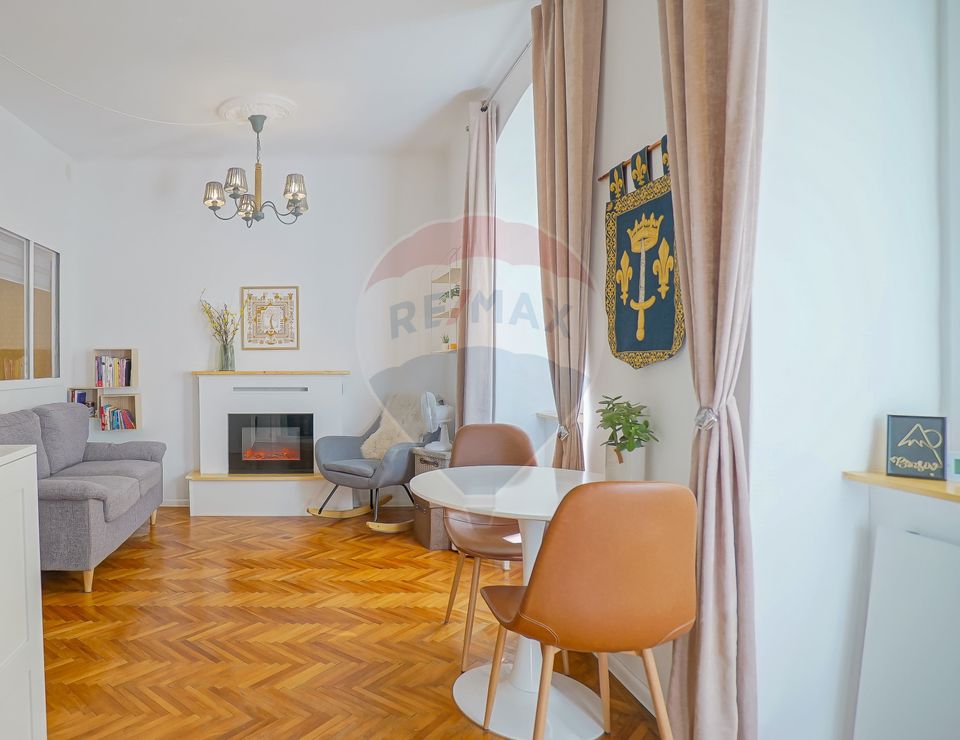 REZERVAT! Apartament renovat, modern, în inima Centrului Istoric