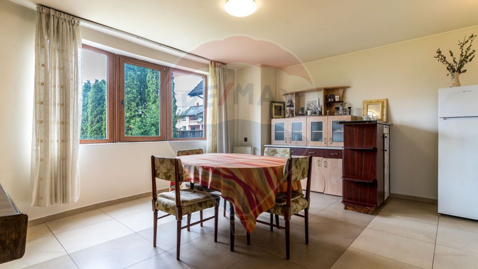 Casa cu 6 camere de vanzare, zona Centrala, Huedin