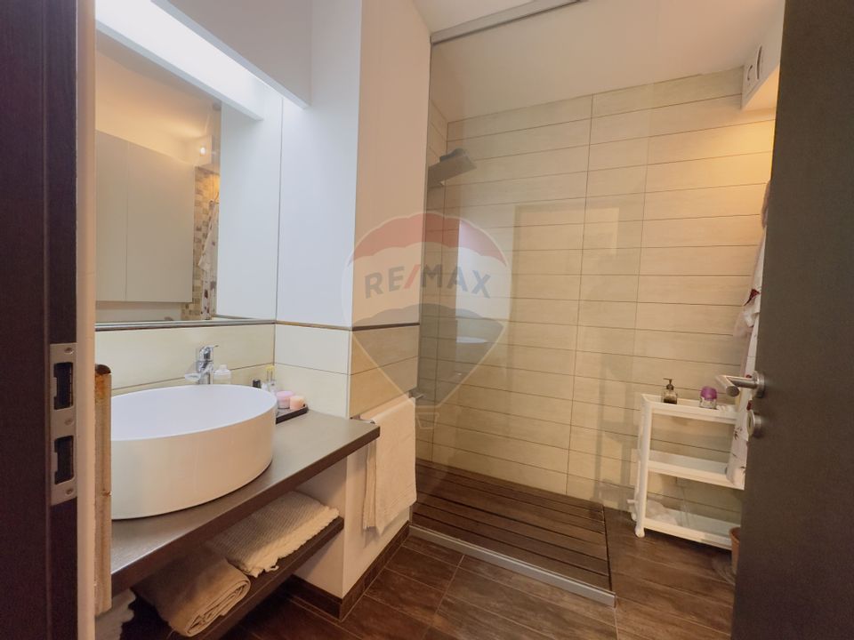 Apartament cu 3 camere + terasa inchisa (camera)  zona Decebal/Dacia