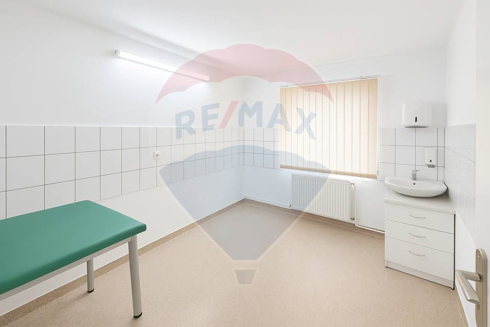 Spațiu comercial pentru clinică / laborator / cabinet medical