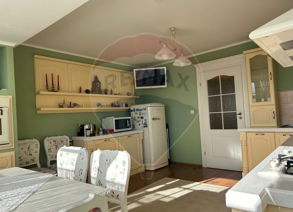 De vanzare apartament de lux pe Blvd. Decebal