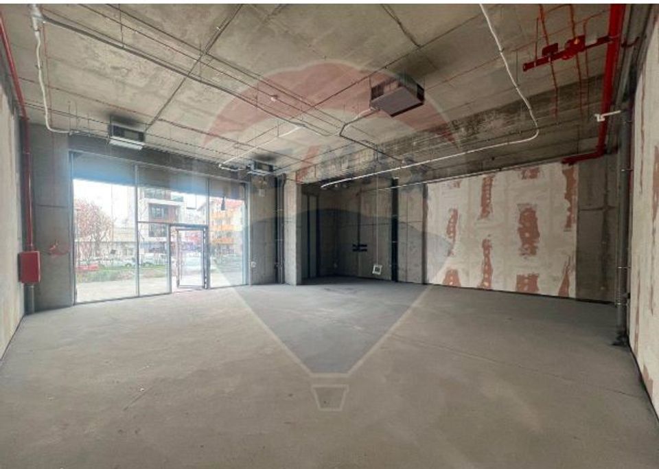 Investitie/vanzare spatiu comercial cu terasa si parcare