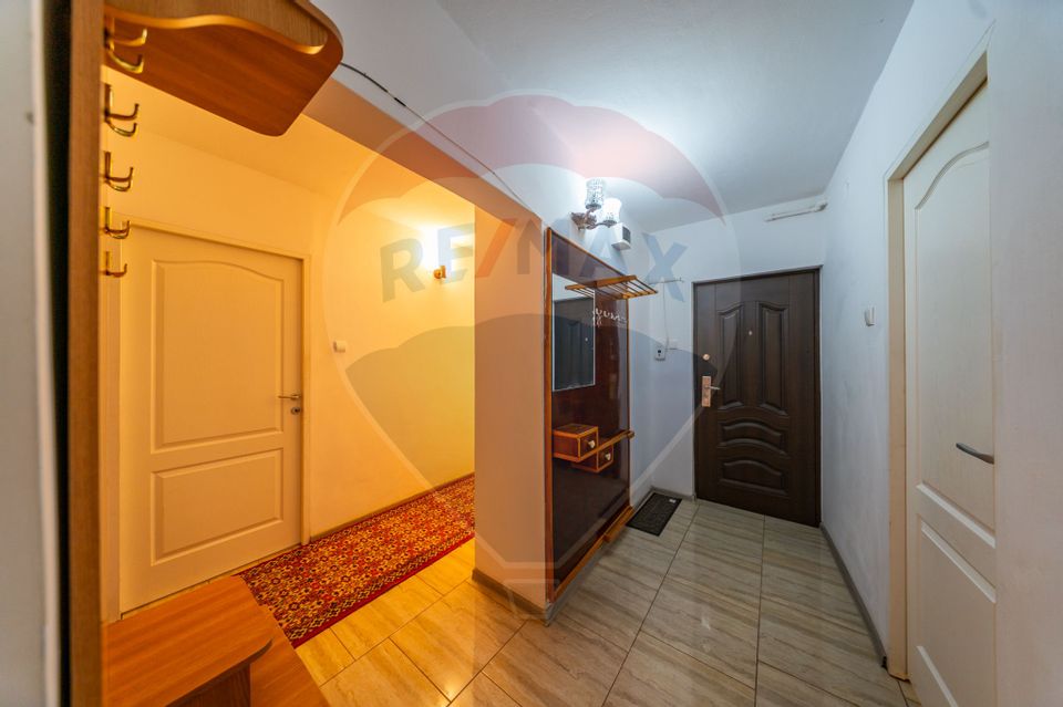 Apartament cu 4 camere de închiriat în zona Podgoria