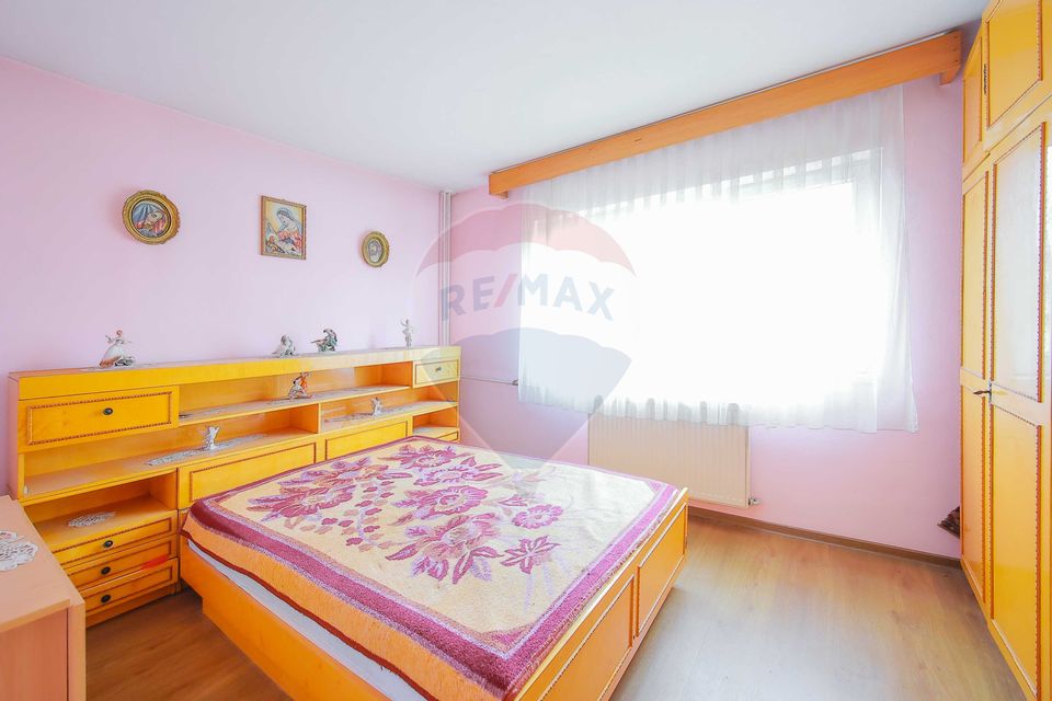 Apartament cu 3 camere de vânzare în zona Calea Aradului