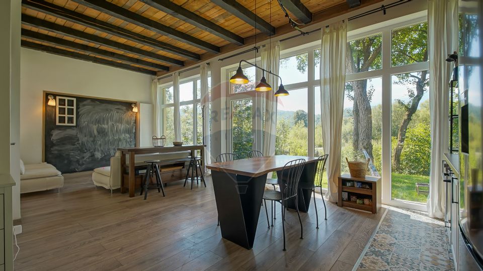 Casă de vacanță superbă -Cheile Râșnoavei- liniște, natură și confort!