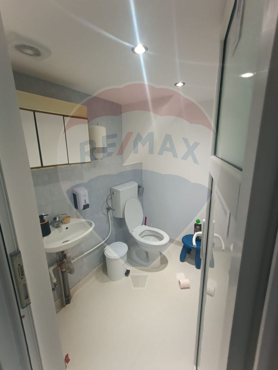 81sq.m Commercial Space for rent, Central area