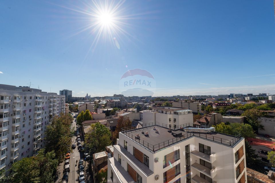 3 room apartment for sale, Victoriei, 76 sqm usable , block 1980