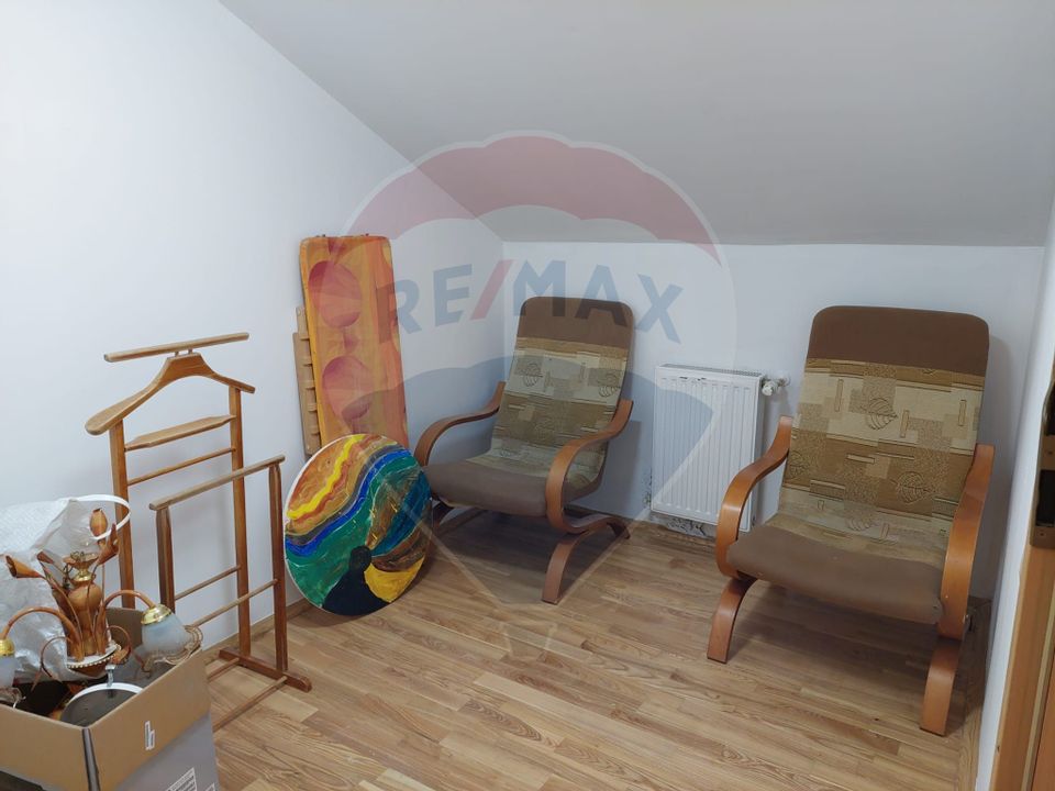 Casă de inchiriat Stupini, living, 3 dormitoare, 500mp