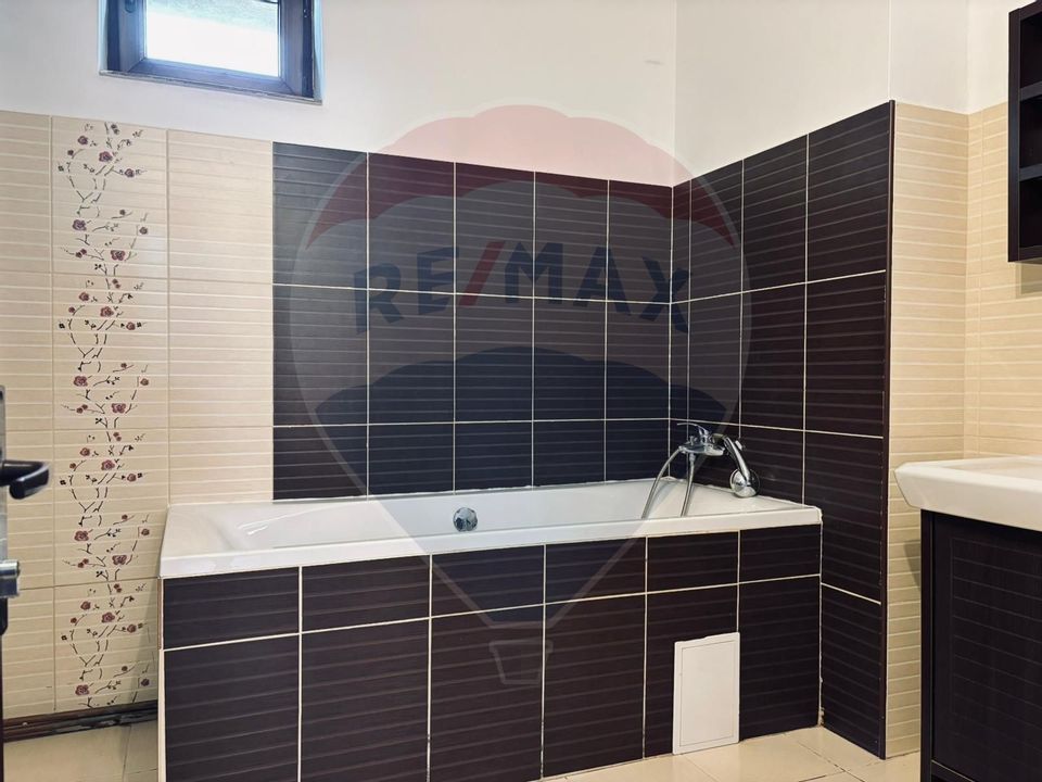 4 room House / Villa for sale