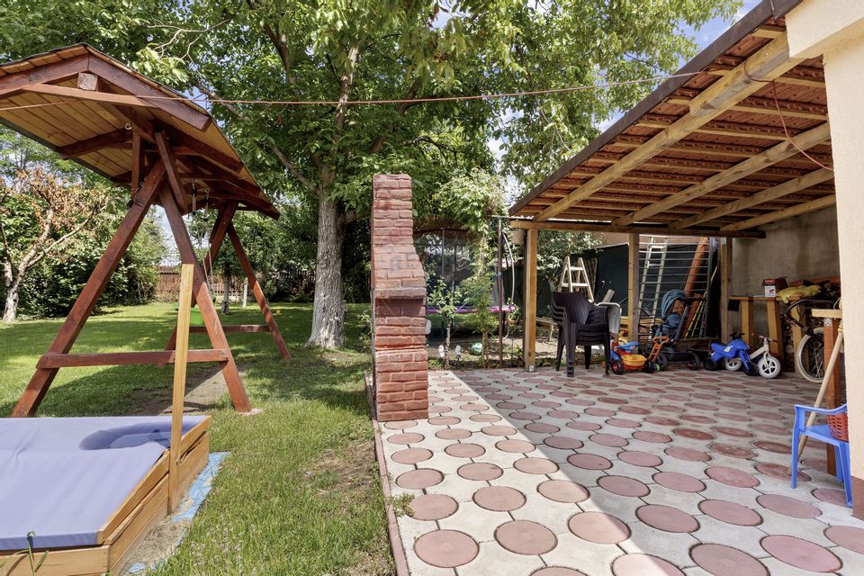 Casă complet renovata cu teren 648 mp de vanzare in Gradiste,Arad