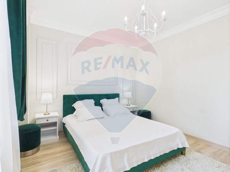 De vanzare | LUX |  Navodari | 3 camere | 300m plaja |