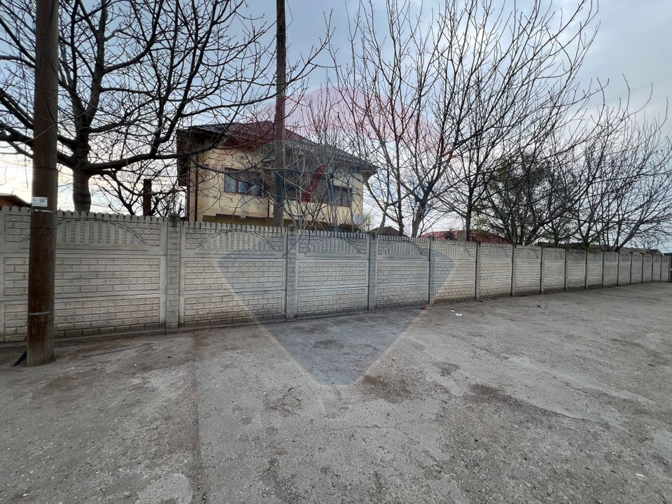 Spațiu industrial de 7,756mp de vânzare