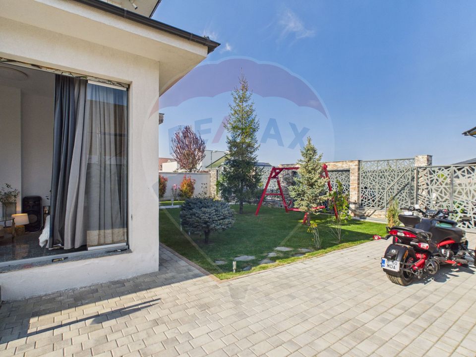 Vilă moderna si luminoasa 2020, cu 5 camere, 500mp curte