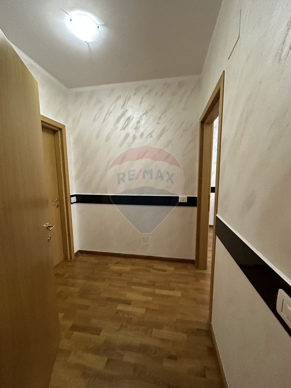 Apartament cu 3 camere de închiriat în zona Herastrau