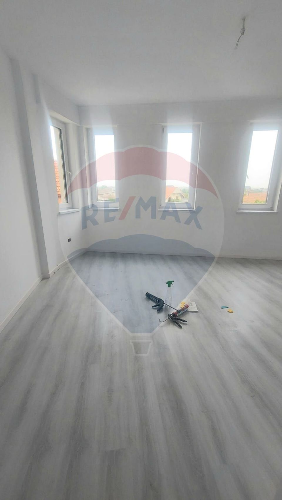 Apartament cu 3 camere, bloc nou,Micalaca