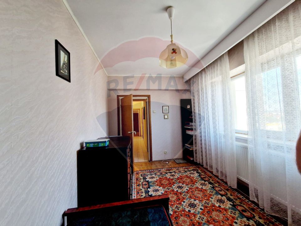 Apartament 3 camere / zona PIATA / 73 mp / 2 bai / 2 balcoane / 1994