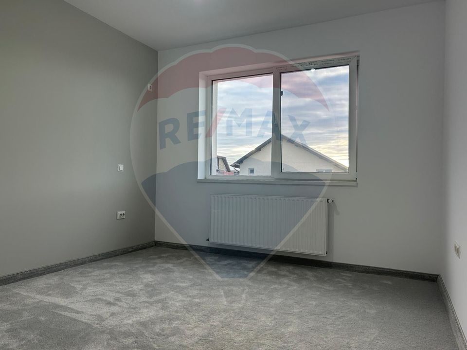 4 room House / Villa for sale