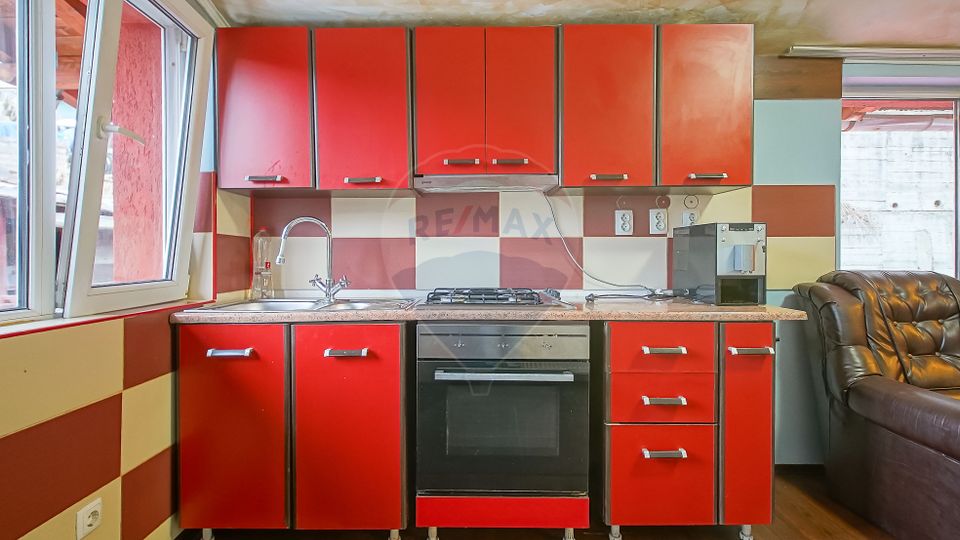 Casă cu 6 camere de vânzare în Azuga, Comision 0%!