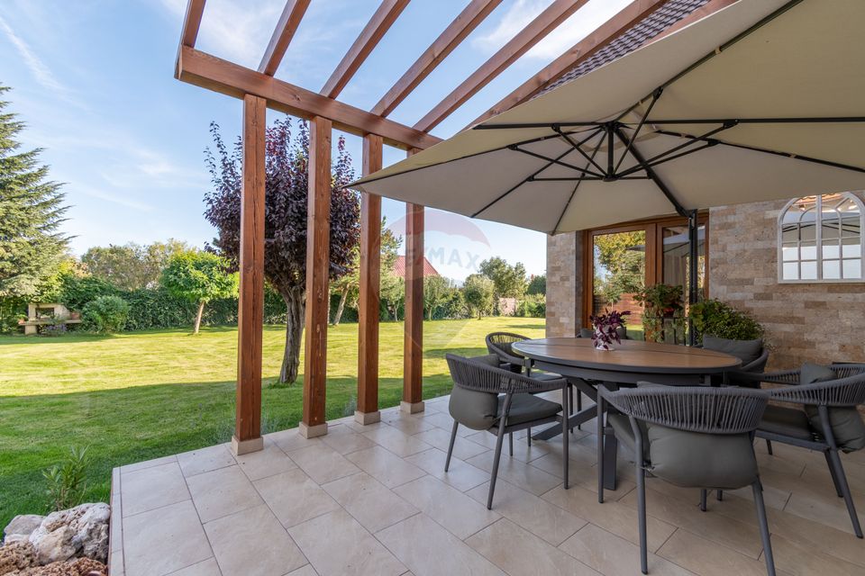 Proprietate exclusivista de vanzare: 2 case | 9 camere | 2000 mp teren