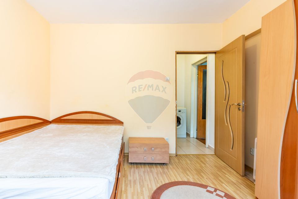 Apartament cu 3 camere de vânzare în zona Lacul Tei