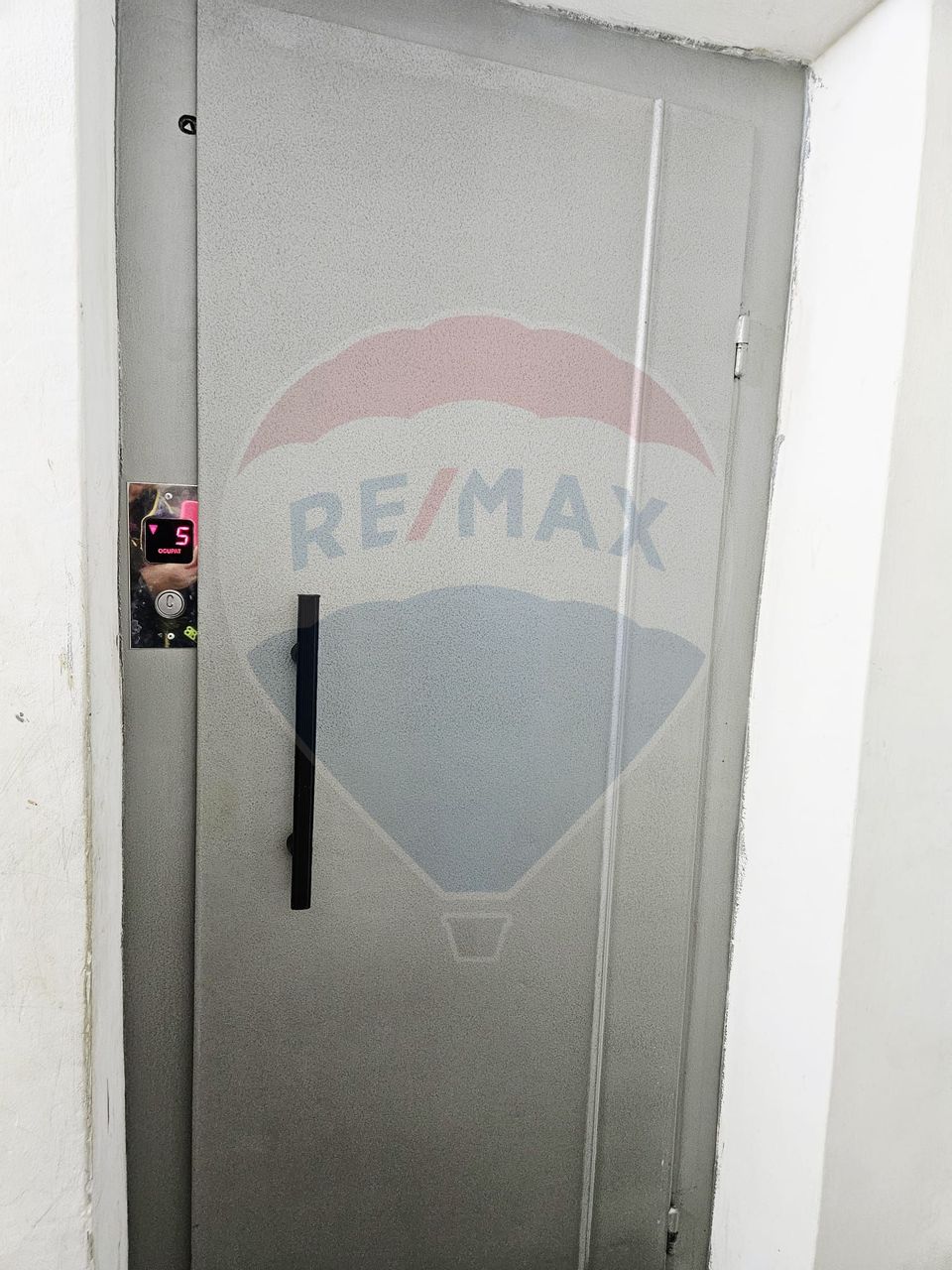 4 CAMERE de INCHIRIAT - clasic- Zizinului 30, bloc 33-5din 8!