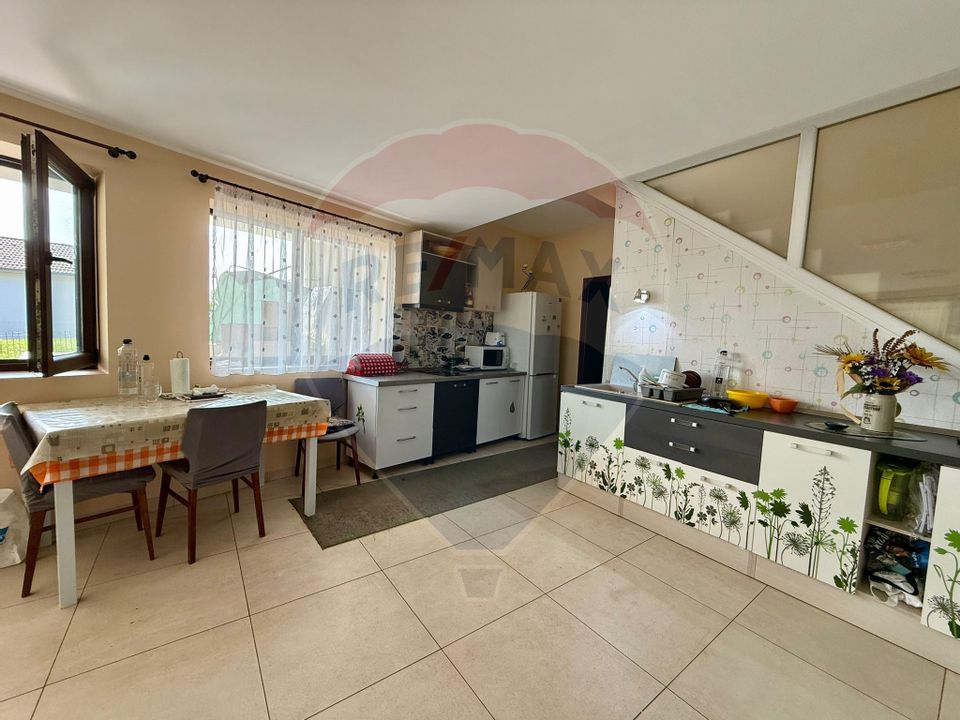 6 room House / Villa for sale, Dambul Rotund area