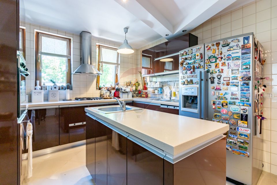 House / Villa for sale in Corbeanca, Blue Lagoon, near the lake